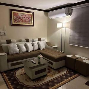 Sunny Villa
